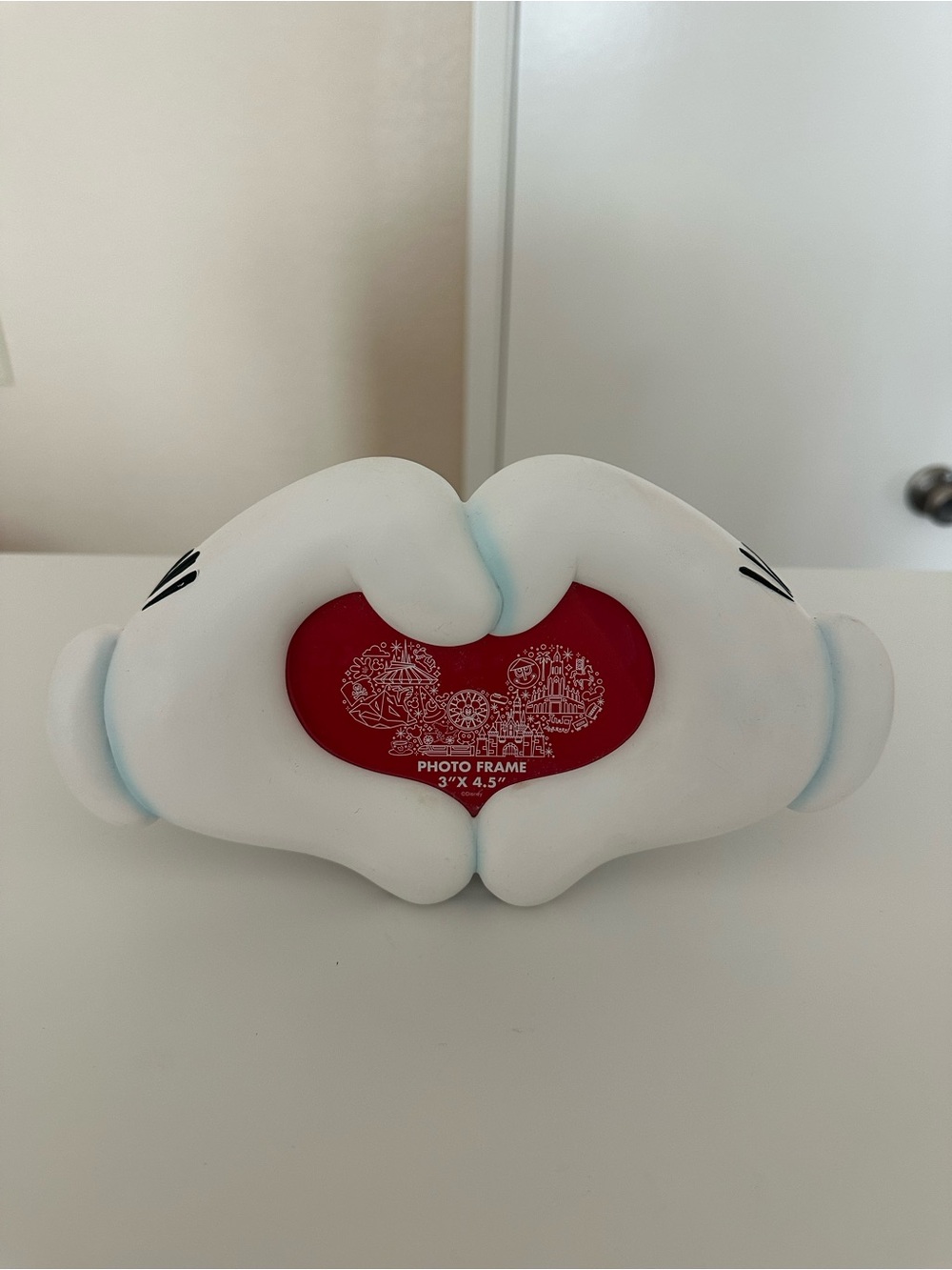 Authentic Disneyland Mickey Mouse Cartoon Hands Heart Photo Frame